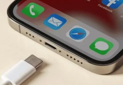 胡场镇苹果15维修分享iPhone15改USB-C接口后能和安卓用户互借充电器吗 